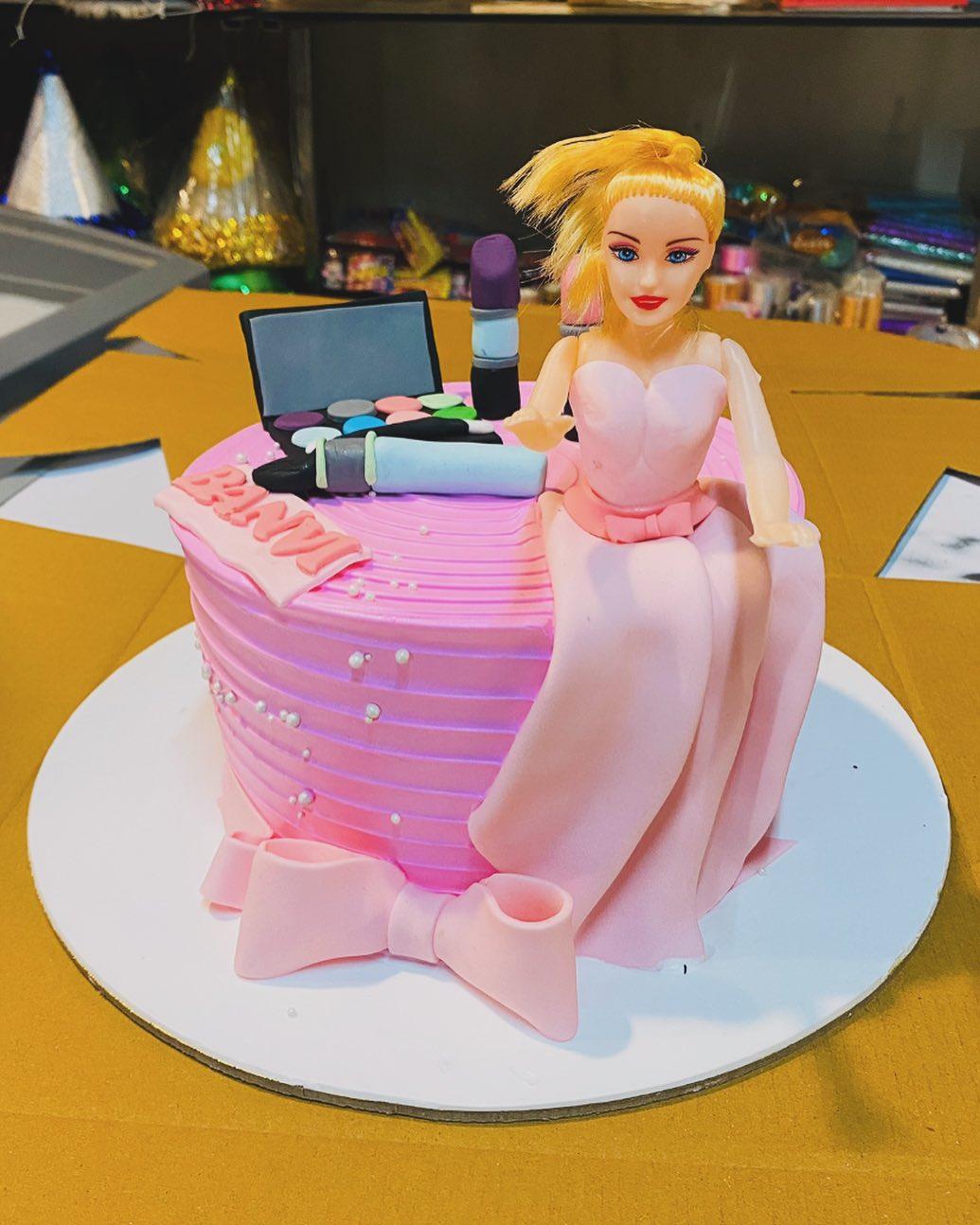 Designer & Theme Cakes